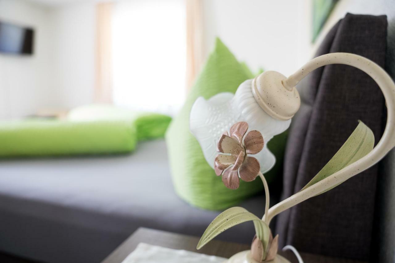 Ferienwohnung Permoser นอยชติฟ อิม ชตูไปทัล ภายนอก รูปภาพ